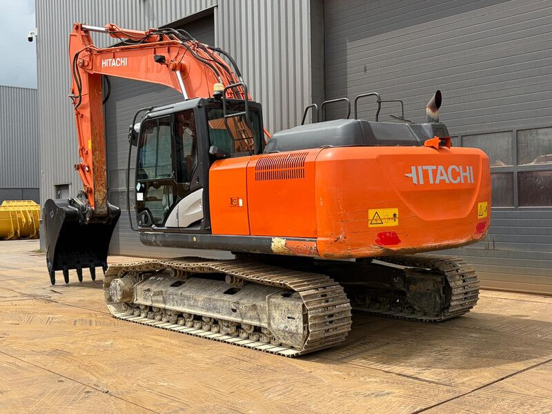 Hitachi ZX210LC-6 - Crawler excavator: picture 3 Hitachi ZX210LC-6 - Crawler excavator: picture 3
