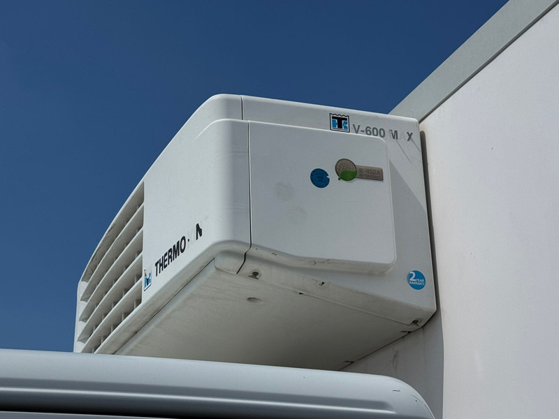 Refrigerator truck Iveco EUROCARGO ML100E19: picture 13 Refrigerator truck Iveco EUROCARGO ML100E19: picture 13