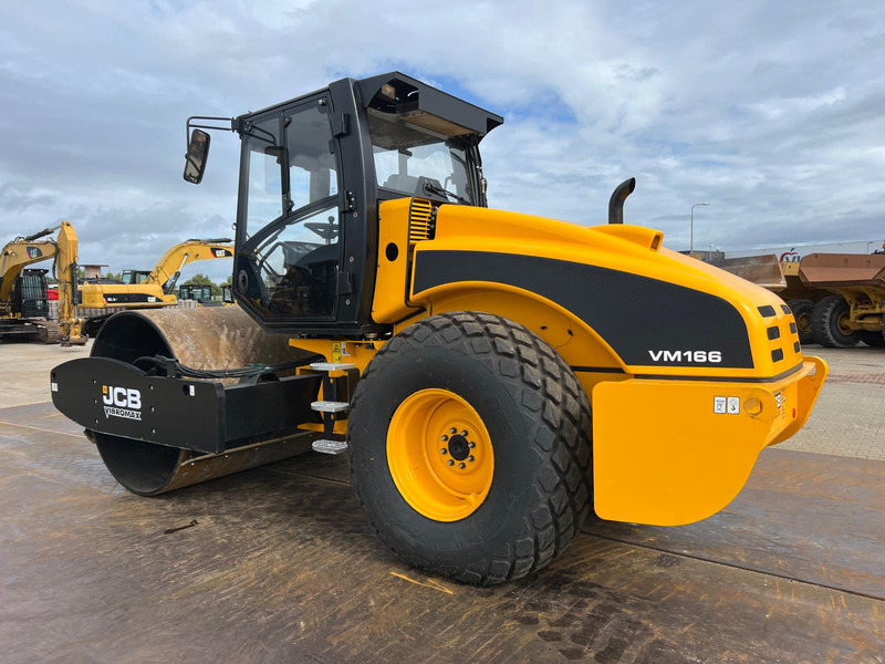 JCB VM166D - Roller: picture 3 JCB VM166D - Roller: picture 3