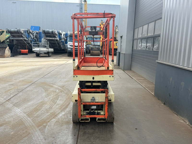 JLG JLG 2033 Schaarhoogwerker - Scissor lift: picture 4 JLG JLG 2033 Schaarhoogwerker - Scissor lift: picture 4