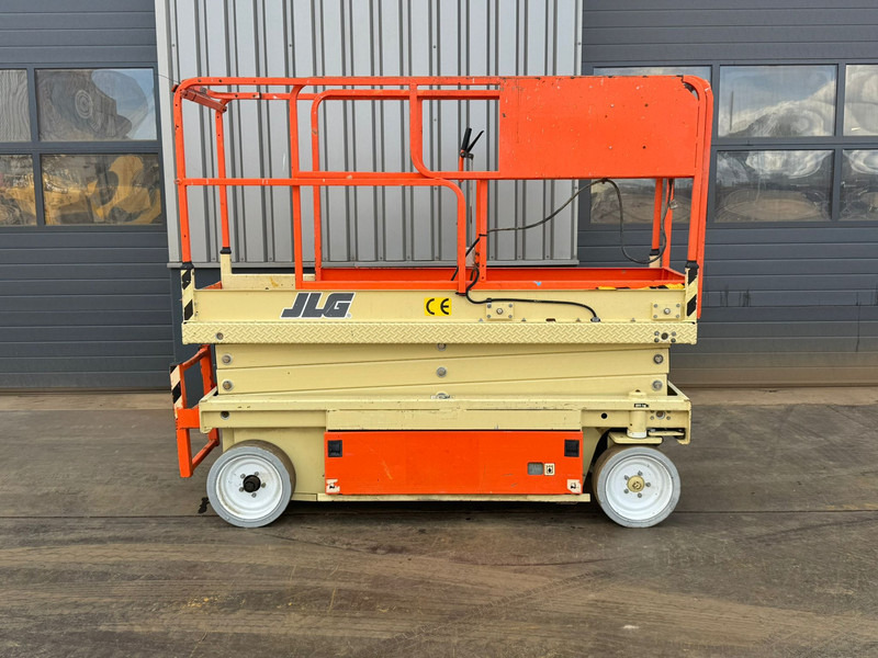 JLG JLG 2033 Schaarhoogwerker - Scissor lift: picture 5 JLG JLG 2033 Schaarhoogwerker - Scissor lift: picture 5