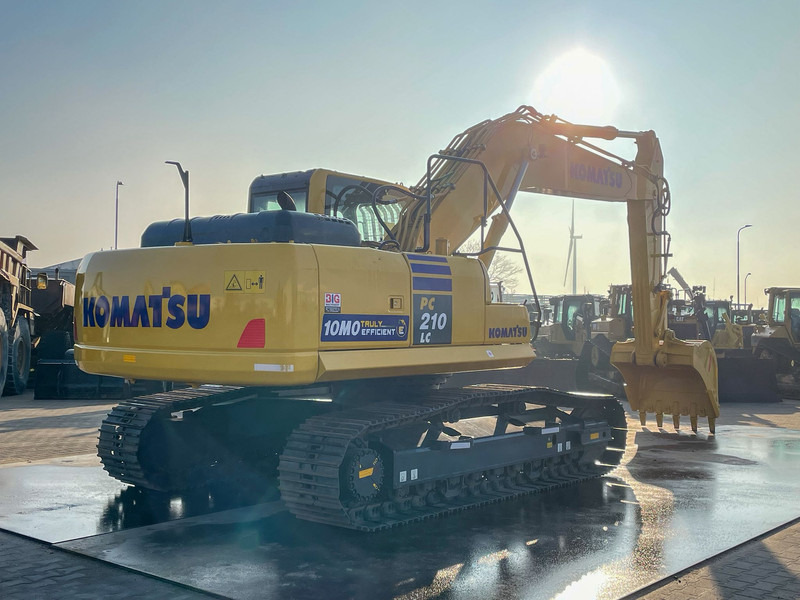 Komatsu PC210LC-10MO - Crawler excavator: picture 5 Komatsu PC210LC-10MO - Crawler excavator: picture 5