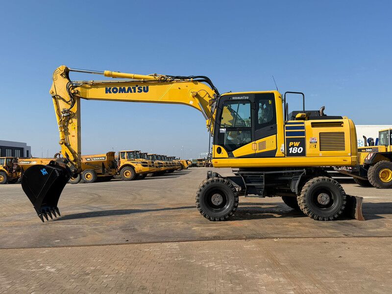Komatsu PW180-11 - Wheel excavator: picture 1 Komatsu PW180-11 - Wheel excavator: picture 1