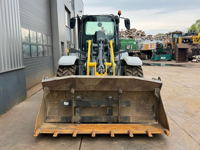 Kramer 8155 / Forks / bucket - Wheel loader: picture 4 Kramer 8155 / Forks / bucket - Wheel loader: picture 4