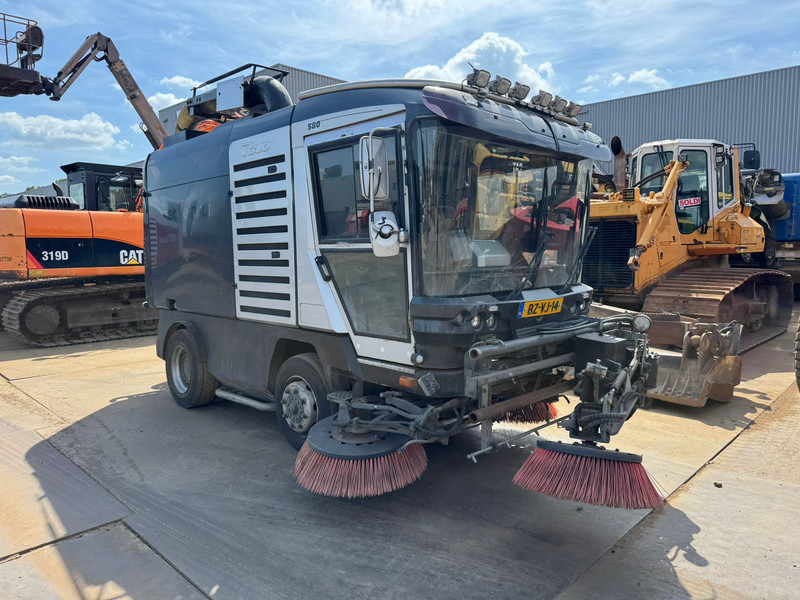 Ravo Ravo 560 sweeper Ravo 560 sweeper - Road sweeper: picture 2 Ravo Ravo 560 sweeper Ravo 560 sweeper - Road sweeper: picture 2
