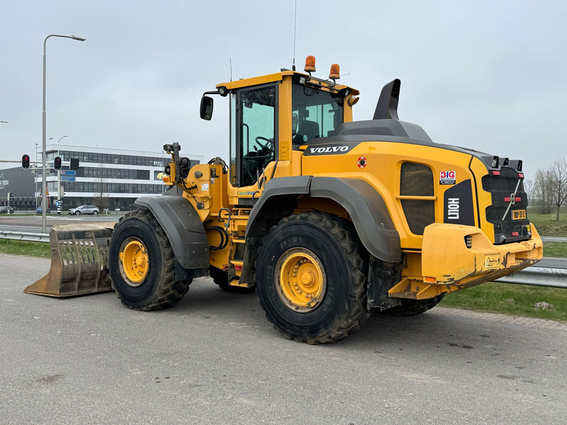 Volvo L110H - Wheel loader: picture 3 Volvo L110H - Wheel loader: picture 3