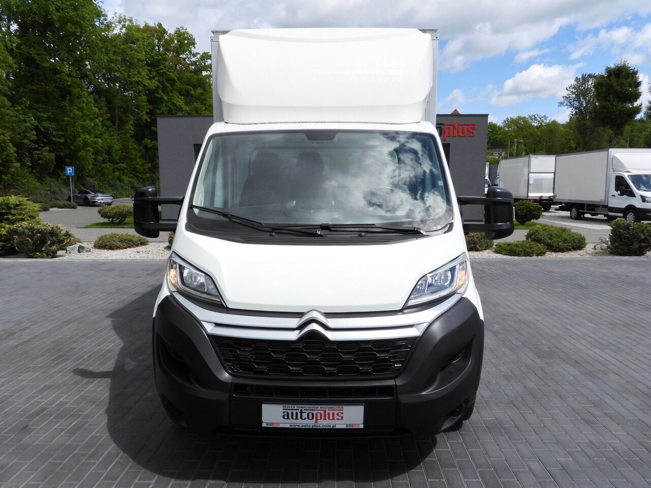 CITROEN JUMPER BOX LIFT 8 PALLETS CRUISE CONTROL NAVIGATION AIR CONDITIONING 165HP - Box van: picture 5 CITROEN JUMPER BOX LIFT 8 PALLETS CRUISE CONTROL NAVIGATION AIR CONDITIONING 165HP - Box van: picture 5