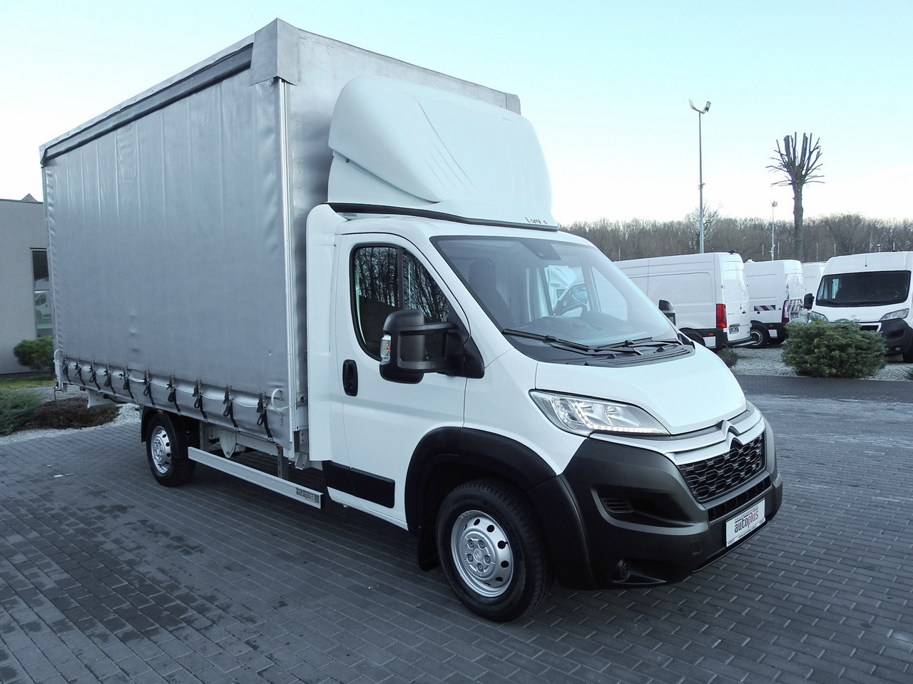 CITROEN JUMPER TARPAULIN 10 PALLETS CRUISE CONTROL AIR CONDITIONING LED LIGHTS PNEUMATICS 165HP - Curtain side van: picture 4 CITROEN JUMPER TARPAULIN 10 PALLETS CRUISE CONTROL AIR CONDITIONING LED LIGHTS PNEUMATICS 165HP - Curtain side van: picture 4