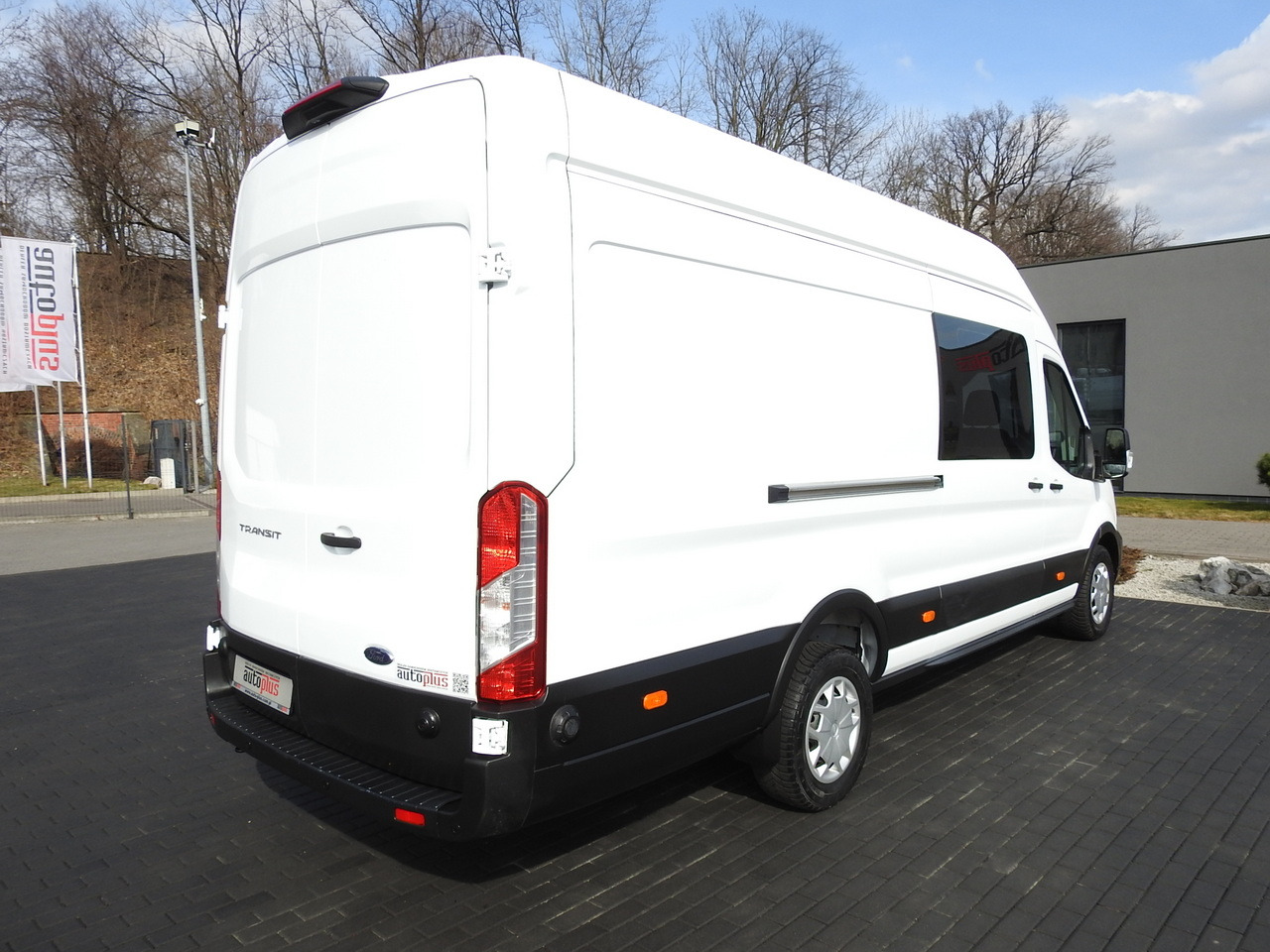 Panel van FORD TRANSIT BOX DELIVERY VAN 6 SEATS CRUISE CONTROL LED LIGHTS AIR CONDITIONING 180HP: picture 14 Panel van FORD TRANSIT BOX DELIVERY VAN 6 SEATS CRUISE CONTROL LED LIGHTS AIR CONDITIONING 180HP: picture 14