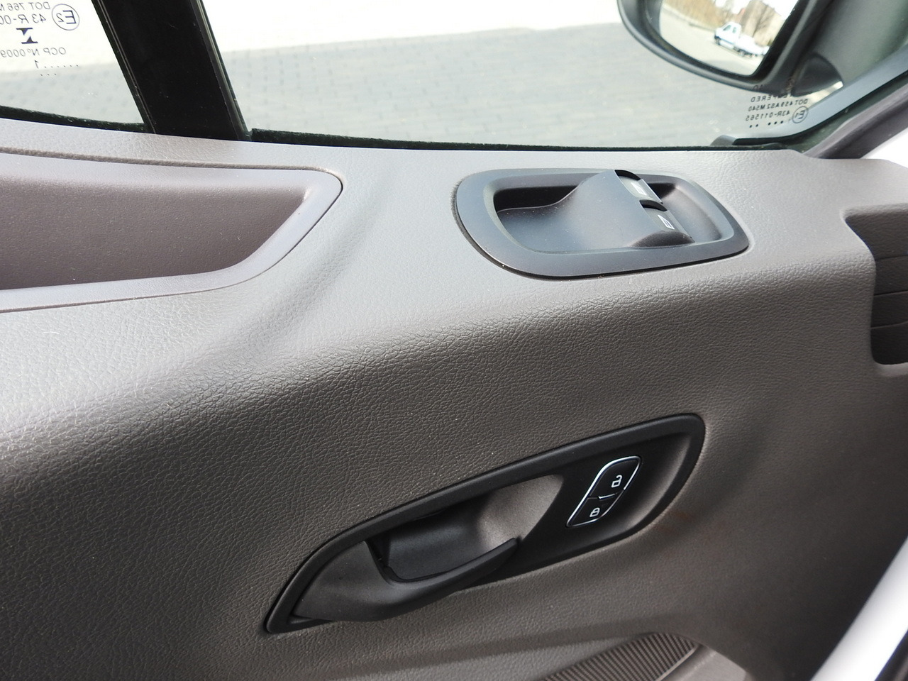 Panel van FORD TRANSIT BOX DELIVERY VAN 6 SEATS CRUISE CONTROL LED LIGHTS AIR CONDITIONING 180HP: picture 23 Panel van FORD TRANSIT BOX DELIVERY VAN 6 SEATS CRUISE CONTROL LED LIGHTS AIR CONDITIONING 180HP: picture 23