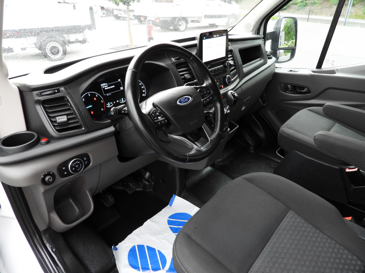 FORD TRANSIT TARPAULIN 10 PALLETS WEBASTO CRUISE CONTROL LED LIGHTS PNEUMATICS AIR CONDITIONING 160HP - Curtain side van: picture 2 FORD TRANSIT TARPAULIN 10 PALLETS WEBASTO CRUISE CONTROL LED LIGHTS PNEUMATICS AIR CONDITIONING 160HP - Curtain side van: picture 2