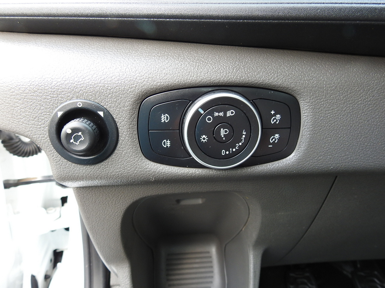 Tipper van FORD TRANSIT TIPPER CRUISE CONTROL AIR CONDITIONING TWIN WHEELS  170HP: picture 28