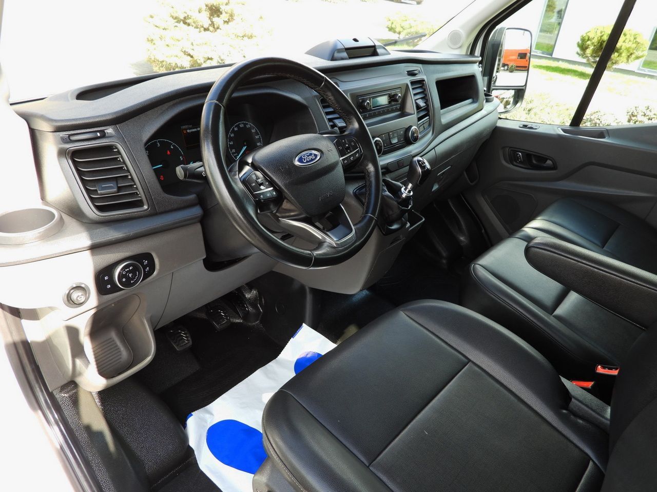 FORD TRANSIT TIPPER CRUISE CONTROL LED LIGHTS TWIN WHEELS AIR CONDITIONING 130HP - Tipper van: picture 2 FORD TRANSIT TIPPER CRUISE CONTROL LED LIGHTS TWIN WHEELS AIR CONDITIONING 130HP - Tipper van: picture 2