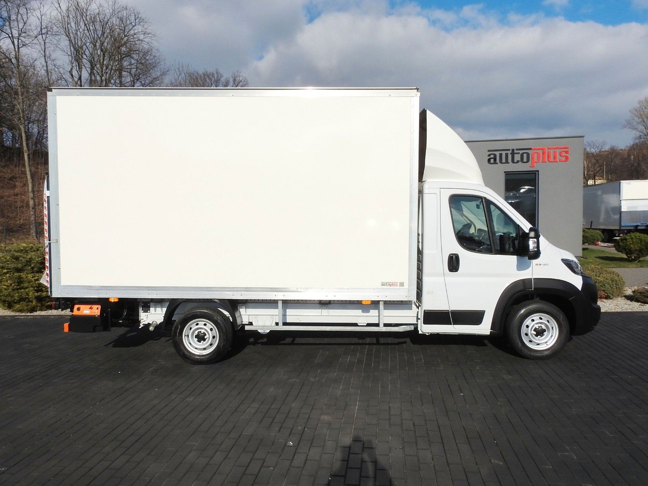 Leasing of  Fiat DUCATO  KOFFER AUFZUG 8 PALETTEN TEMPOMAT NAVI Fiat DUCATO  KOFFER AUFZUG 8 PALETTEN TEMPOMAT NAVI: picture 7