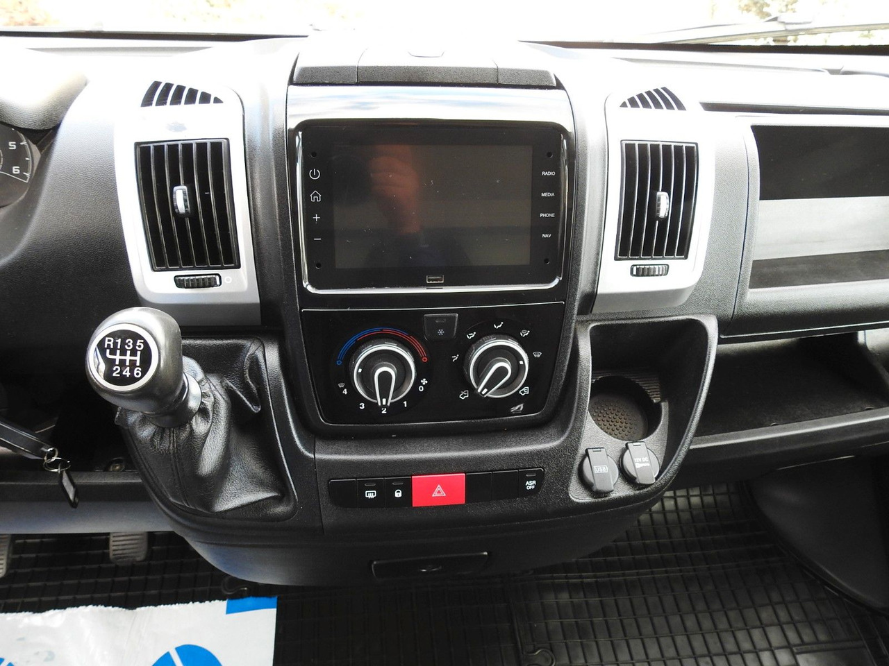 Leasing of  Fiat DUCATO  KOFFER AUFZUG 8 PALETTEN TEMPOMAT NAVI Fiat DUCATO  KOFFER AUFZUG 8 PALETTEN TEMPOMAT NAVI: picture 27