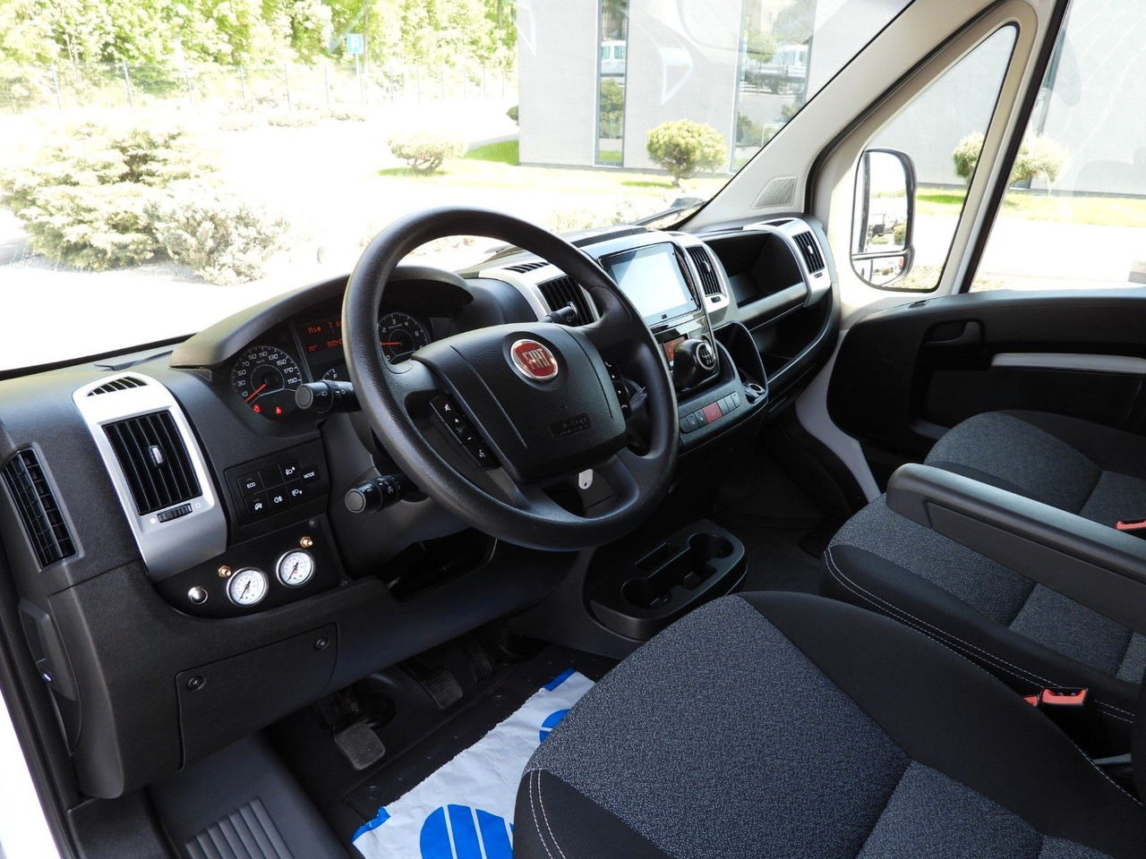 Fiat DUCATO PRITSCHE PLANE 10 PALETTEN WEBASTO A/C Fiat DUCATO PRITSCHE PLANE 10 PALETTEN WEBASTO A/C - Curtain side van: picture 2 Fiat DUCATO PRITSCHE PLANE 10 PALETTEN WEBASTO A/C Fiat DUCATO PRITSCHE PLANE 10 PALETTEN WEBASTO A/C - Curtain side van: picture 2
