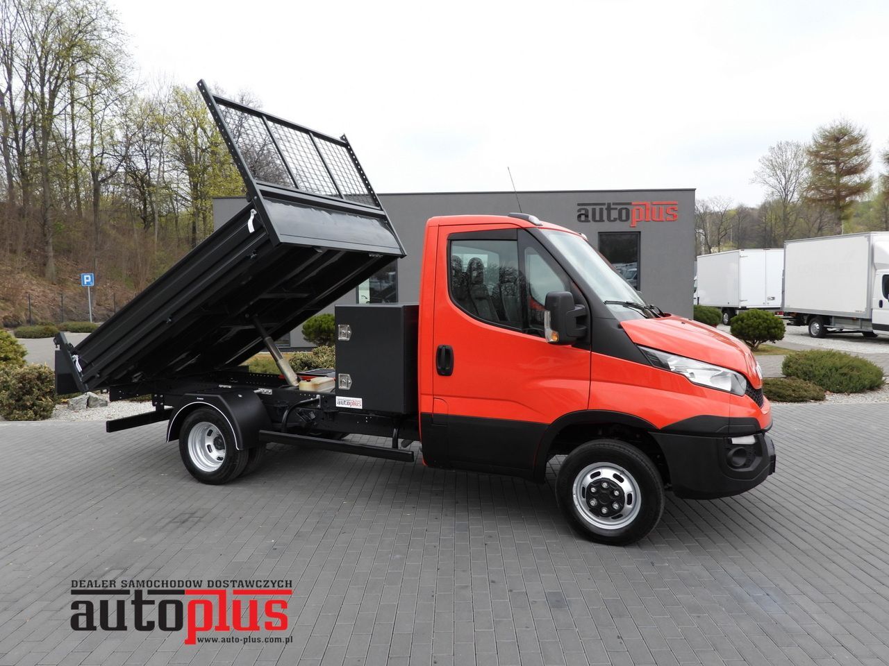 IVECO DAILY 35C13 TIPPER CRUISE CONTROL TWIN WHEELS AIR CONDITIONING 130HP - Tipper van: picture 1 IVECO DAILY 35C13 TIPPER CRUISE CONTROL TWIN WHEELS AIR CONDITIONING 130HP - Tipper van: picture 1