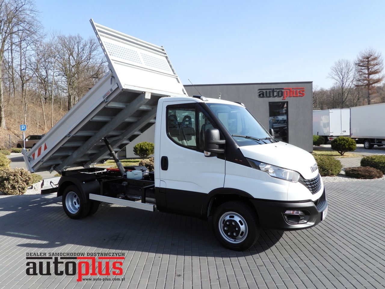 IVECO DAILY 35C14 TIPPER CRUISE CONTROL TWIN WHEELS AIR CONDITIONING 140HP - Tipper van: picture 1 IVECO DAILY 35C14 TIPPER CRUISE CONTROL TWIN WHEELS AIR CONDITIONING 140HP - Tipper van: picture 1