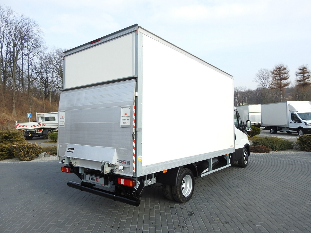 IVECO DAILY 35C16 BOX LIFT 8 PALLETS CRUISE CONTROL TWIN WHEELS AIR CONDITIONING  160HP - Refrigerated van: picture 3 IVECO DAILY 35C16 BOX LIFT 8 PALLETS CRUISE CONTROL TWIN WHEELS AIR CONDITIONING  160HP - Refrigerated van: picture 3