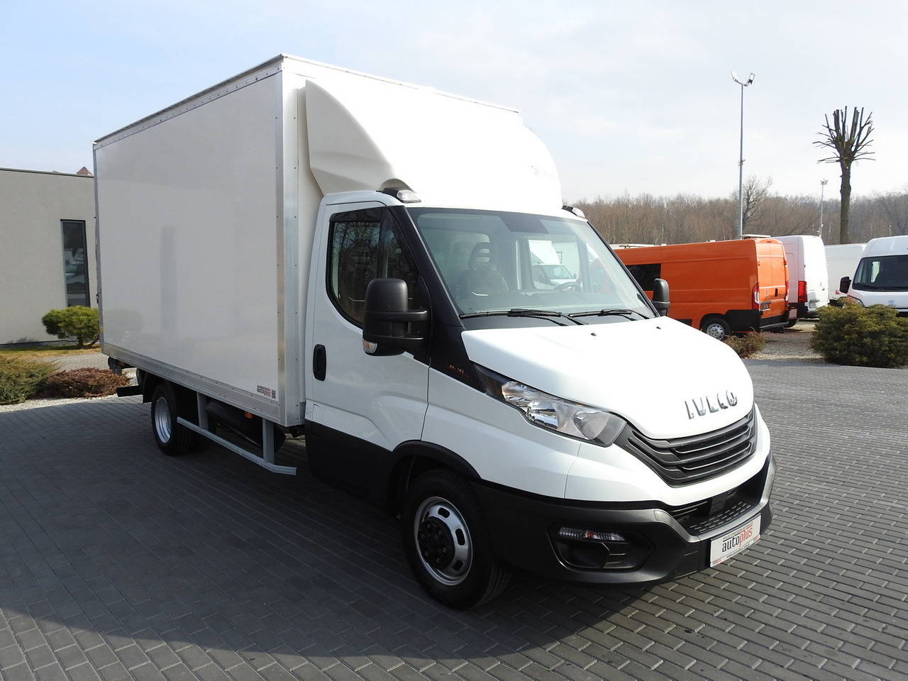 IVECO DAILY 35C16 BOX LIFT 8 PALLETS CRUISE CONTROL TWIN WHEELS AIR CONDITIONING  160HP - Refrigerated van: picture 4 IVECO DAILY 35C16 BOX LIFT 8 PALLETS CRUISE CONTROL TWIN WHEELS AIR CONDITIONING  160HP - Refrigerated van: picture 4
