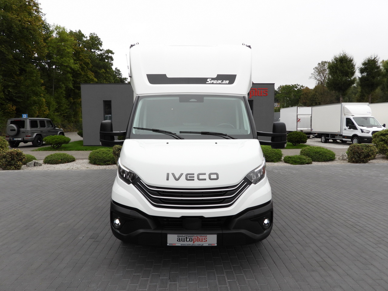 IVECO DAILY 35S18 BOX HI-MATIC LIFT 8 PALLETS CRUISE CONTROL NAVIGATION LED LIGHTS PNEUMATICS AUTOMATIC TRANSMISSION HI-MATIC AIR CONDITIONING 180HP - Box van: picture 5 IVECO DAILY 35S18 BOX HI-MATIC LIFT 8 PALLETS CRUISE CONTROL NAVIGATION LED LIGHTS PNEUMATICS AUTOMATIC TRANSMISSION HI-MATIC AIR CONDITIONING 180HP - Box van: picture 5