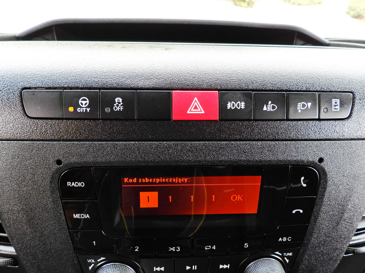 Curtain side van IVECO DAILY  35S18 TARPAULIN 10 PALLETS WEBASTO CRUISE CONTROL AIR CONDITIONING  180HP: picture 37