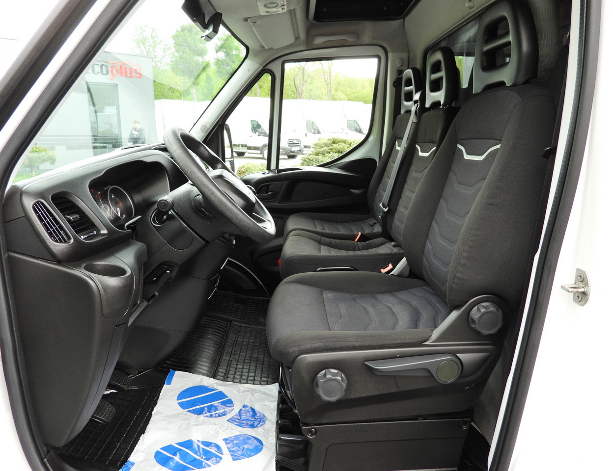 Curtain side van IVECO DAILY  35S18 TARPAULIN 10 PALLETS WEBASTO CRUISE CONTROL AIR CONDITIONING  180HP: picture 28