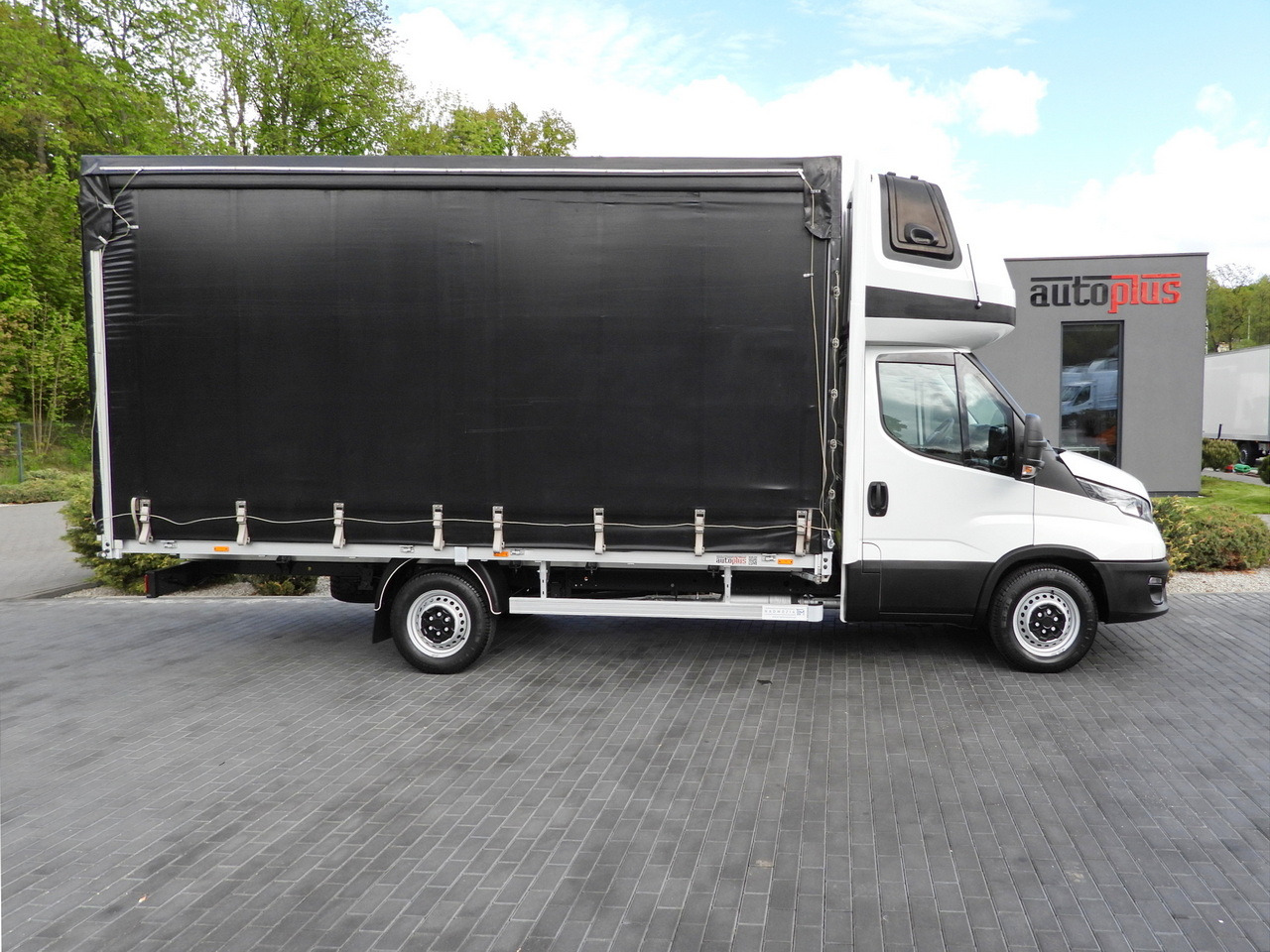 Curtain side van IVECO DAILY  35S18 TARPAULIN 10 PALLETS WEBASTO CRUISE CONTROL AIR CONDITIONING  180HP: picture 7