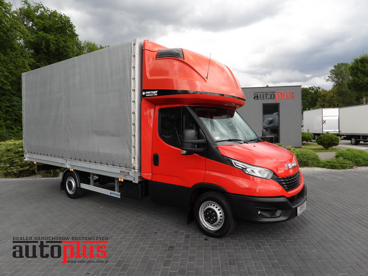 Curtain side van IVECO DAILY 35S18 TARPAULIN 10 PALLETS WEBASTO CRUISE CONTROL LED LIGHTS AIR CONDITIONING  180HP: picture 1