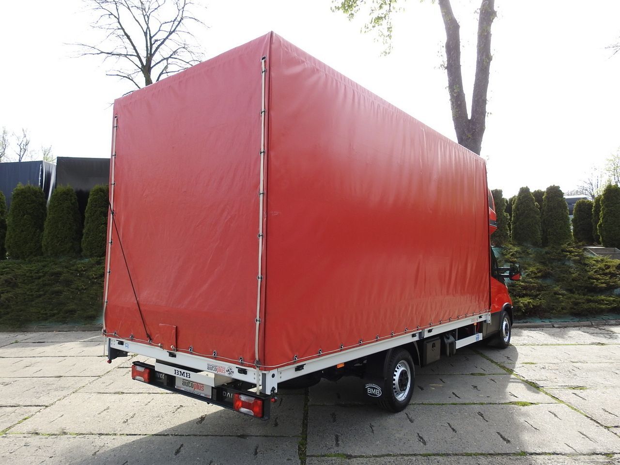 IVECO DAILY 35S18 TARPAULIN 10 PALLETS WEBASTO CRUISE CONTROL LED LIGHTS AIR CONDITIONING 180HP - Curtain side van: picture 3 IVECO DAILY 35S18 TARPAULIN 10 PALLETS WEBASTO CRUISE CONTROL LED LIGHTS AIR CONDITIONING 180HP - Curtain side van: picture 3