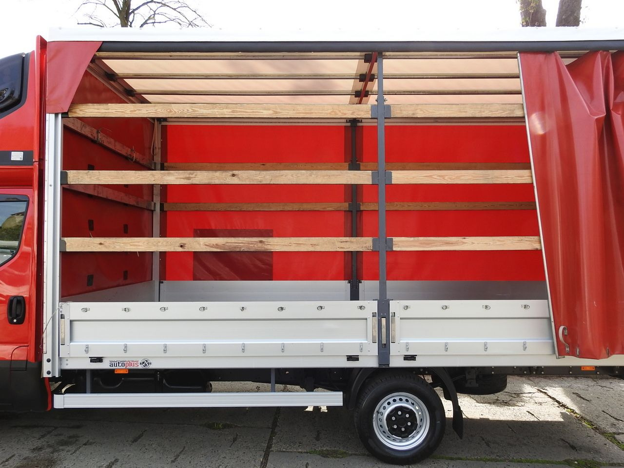 Curtain side van IVECO DAILY 35S18 TARPAULIN 10 PALLETS WEBASTO CRUISE CONTROL LED LIGHTS AIR CONDITIONING  180HP: picture 26