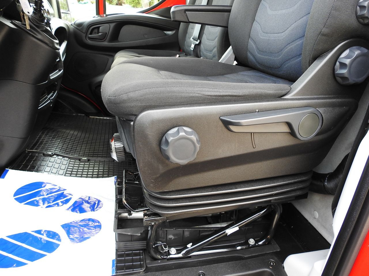 Curtain side van IVECO DAILY 35S18 TARPAULIN 10 PALLETS WEBASTO CRUISE CONTROL LED LIGHTS AIR CONDITIONING  180HP: picture 30