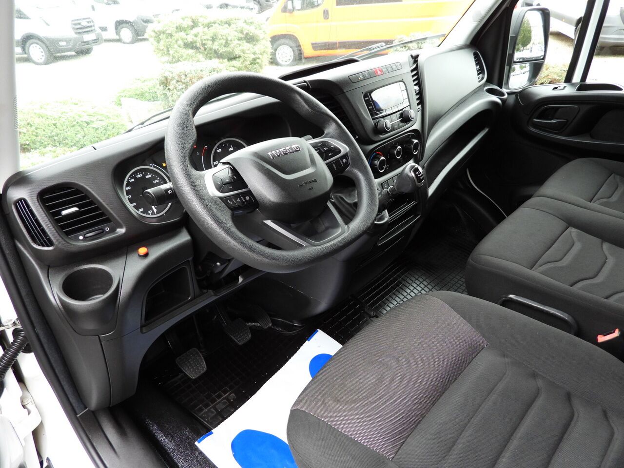 IVECO DAILY 35S18 TARPAULIN LIFT 8 PALLETS WEBASTO CRUISE CONTROL LED LIGHTS AIR CONDITIONING 180HP - Curtain side van: picture 2 IVECO DAILY 35S18 TARPAULIN LIFT 8 PALLETS WEBASTO CRUISE CONTROL LED LIGHTS AIR CONDITIONING 180HP - Curtain side van: picture 2
