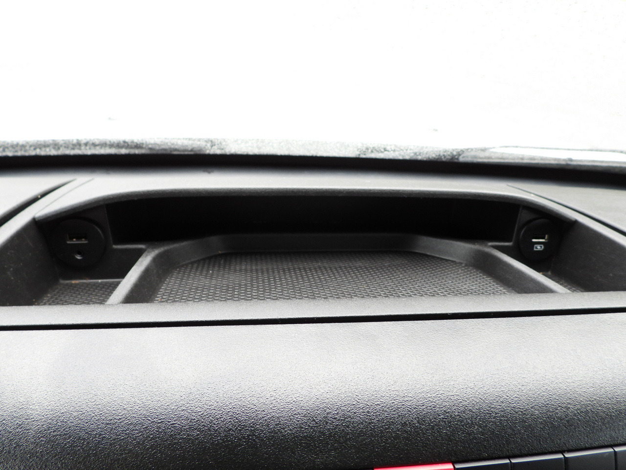 Curtain side van IVECO DAILY 35S18 TARPAULIN LIFT 8 PALLETS WEBASTO CRUISE CONTROL LED LIGHTS AIR CONDITIONING  180HP: picture 43 Curtain side van IVECO DAILY 35S18 TARPAULIN LIFT 8 PALLETS WEBASTO CRUISE CONTROL LED LIGHTS AIR CONDITIONING  180HP: picture 43