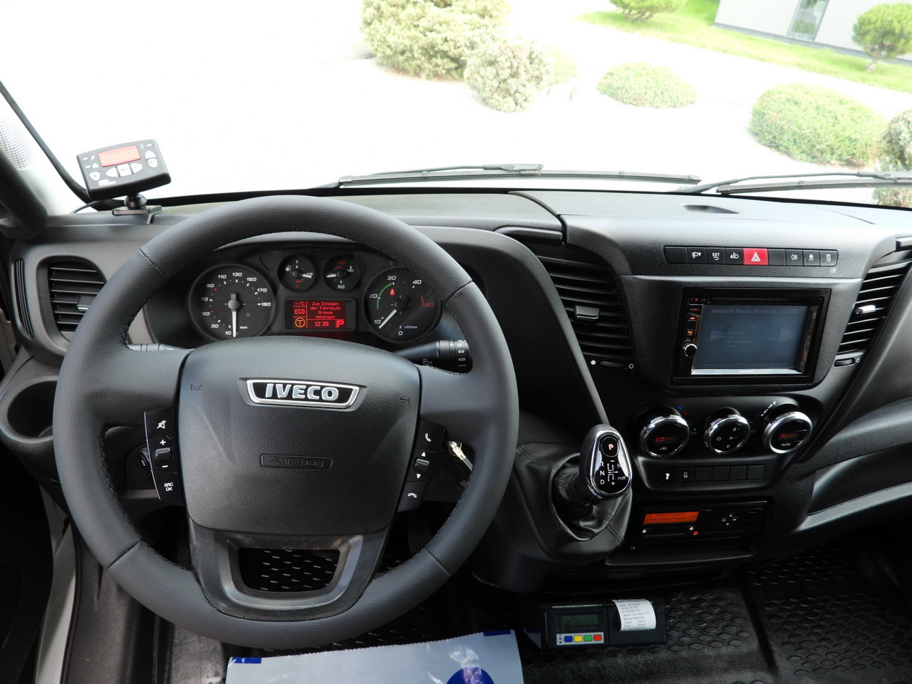 Refrigerator truck IVECO DAILY 70C17 REFRIGERATOR 1*C LIFT 10 PALLETS POWER SUPPLY 230V CRUISE CONTROL AIR CONDITIONING PNEUMATICS AUTOMATIC TRANSMISSION HI-MATIC TWIN WHEELS 170HP: picture 36 Refrigerator truck IVECO DAILY 70C17 REFRIGERATOR 1*C LIFT 10 PALLETS POWER SUPPLY 230V CRUISE CONTROL AIR CONDITIONING PNEUMATICS AUTOMATIC TRANSMISSION HI-MATIC TWIN WHEELS 170HP: picture 36