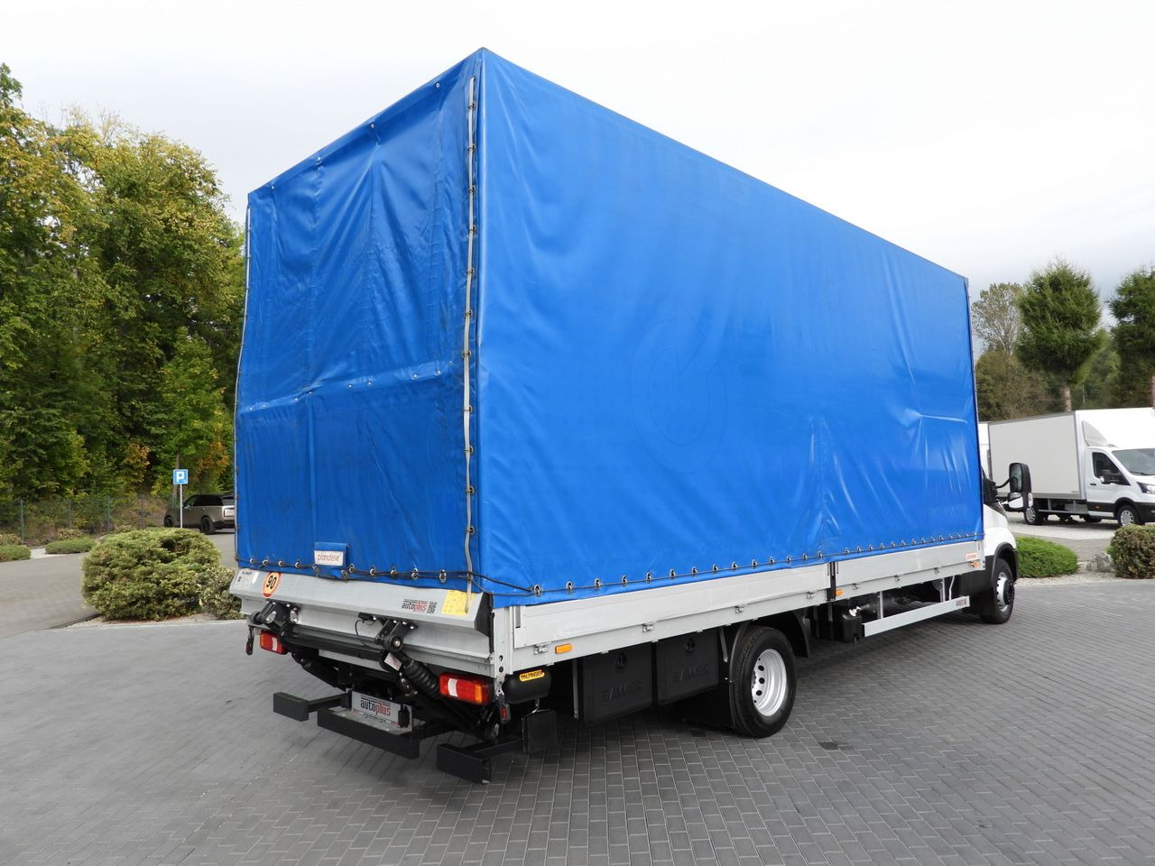 IVECO DAILY 72C18 TARPAULIN LIFT 14 PALLETS WEBASTO CRUISE CONTROL LED LIGHTS TWIN WHEELS AIR CONDITIONING 180HP - Curtain side van: picture 3 IVECO DAILY 72C18 TARPAULIN LIFT 14 PALLETS WEBASTO CRUISE CONTROL LED LIGHTS TWIN WHEELS AIR CONDITIONING 180HP - Curtain side van: picture 3