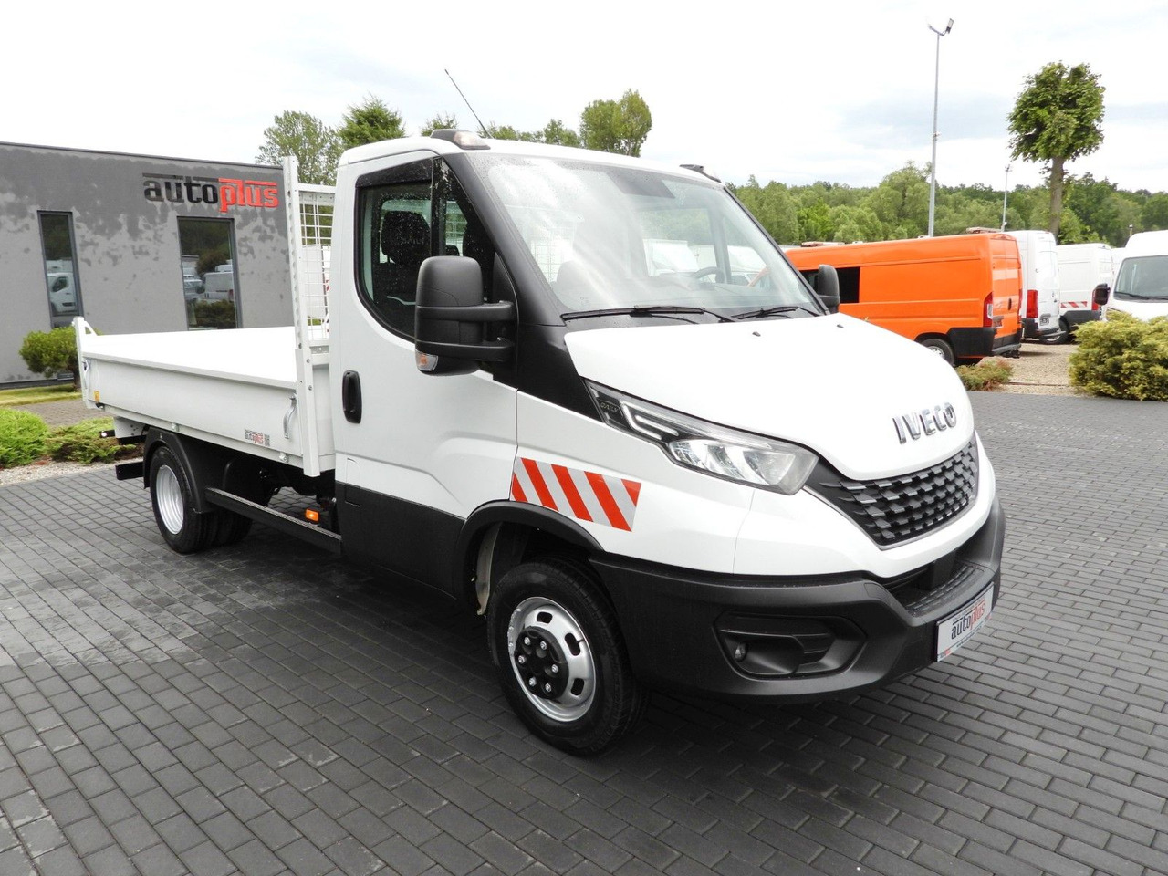 Iveco DAILY 35C21 KIPPER TEMPOMAT NAVIGATION LED - Tipper van: picture 4 Iveco DAILY 35C21 KIPPER TEMPOMAT NAVIGATION LED - Tipper van: picture 4