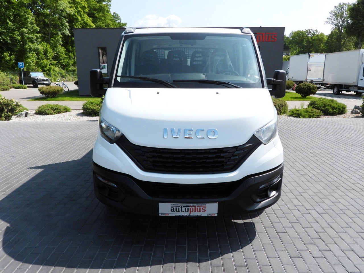 Iveco DAILY 35S12 PRITSCHE DOPPELKABINE DOKA 7 SITZE - Flatbed van, Combi van: picture 5 Iveco DAILY 35S12 PRITSCHE DOPPELKABINE DOKA 7 SITZE - Flatbed van, Combi van: picture 5