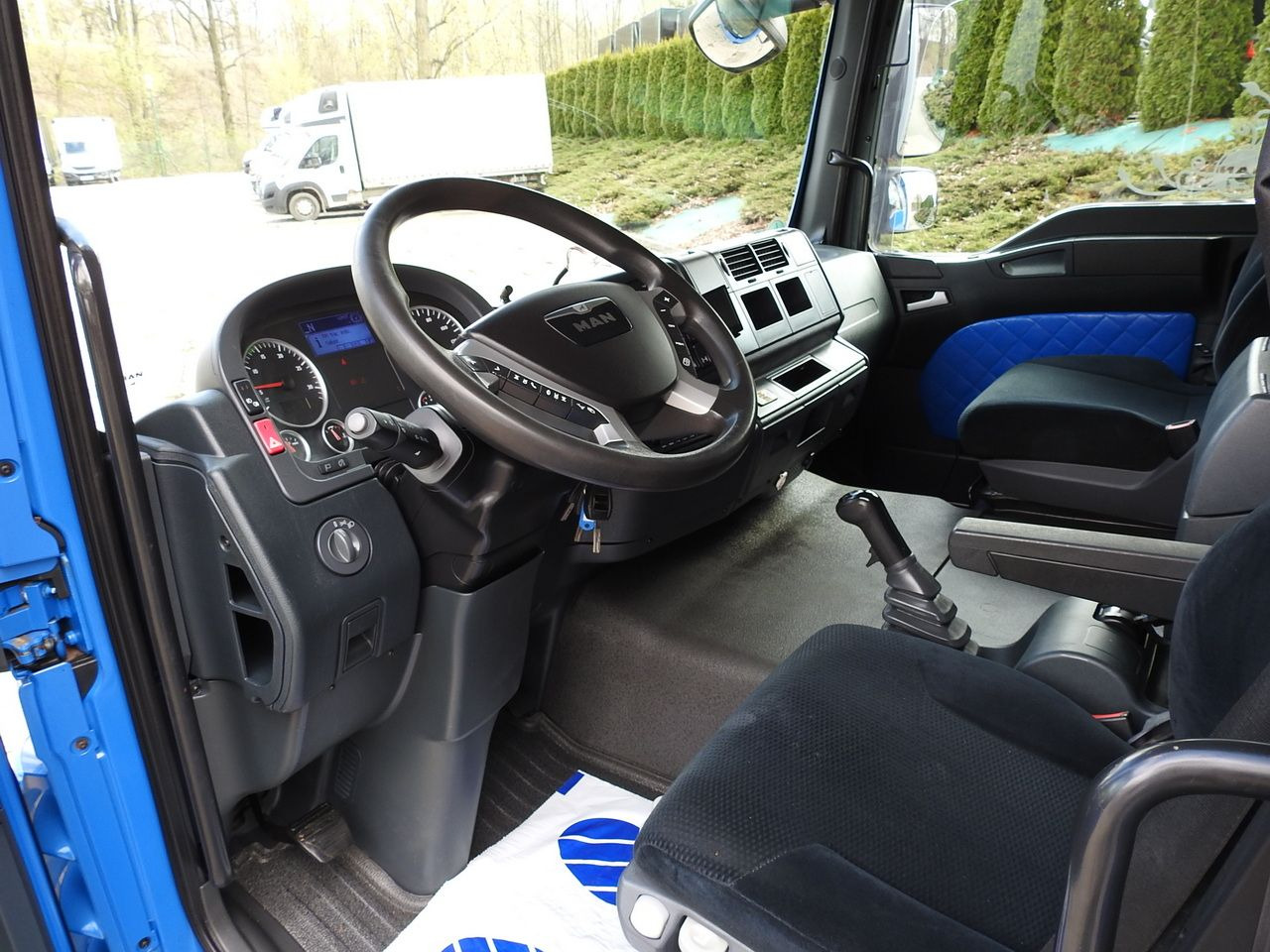 MAN TGM 15.290 TARPAULIN LIFT 18 PALLETS CRUISE CONTROL TWIN WHEELS AIR CONDITIONING 290HP - Curtainsider truck: picture 2 MAN TGM 15.290 TARPAULIN LIFT 18 PALLETS CRUISE CONTROL TWIN WHEELS AIR CONDITIONING 290HP - Curtainsider truck: picture 2