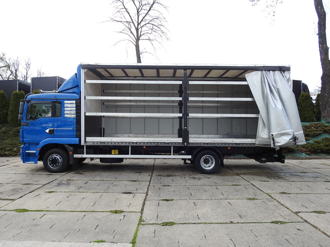 Leasing of MAN TGM 15.290 TARPAULIN LIFT 18 PALLETS CRUISE CONTROL TWIN WHEELS AIR CONDITIONING  290HP MAN TGM 15.290 TARPAULIN LIFT 18 PALLETS CRUISE CONTROL TWIN WHEELS AIR CONDITIONING  290HP: picture 7