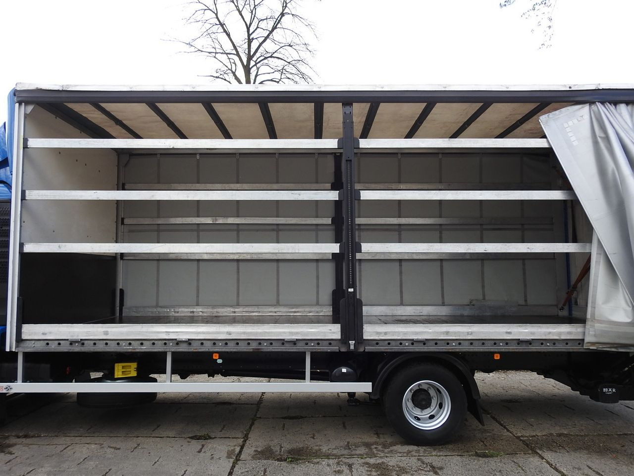 Leasing of MAN TGM 15.290 TARPAULIN LIFT 18 PALLETS CRUISE CONTROL TWIN WHEELS AIR CONDITIONING  290HP MAN TGM 15.290 TARPAULIN LIFT 18 PALLETS CRUISE CONTROL TWIN WHEELS AIR CONDITIONING  290HP: picture 35
