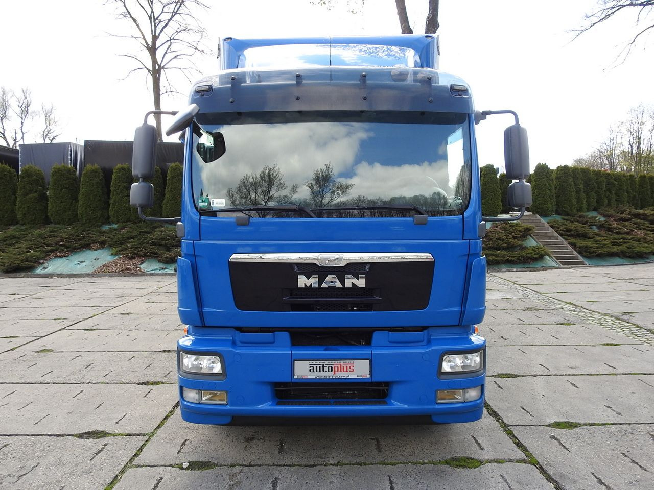 MAN TGM 15.290 TARPAULIN LIFT 18 PALLETS CRUISE CONTROL TWIN WHEELS AIR CONDITIONING 290HP - Curtainsider truck: picture 5 MAN TGM 15.290 TARPAULIN LIFT 18 PALLETS CRUISE CONTROL TWIN WHEELS AIR CONDITIONING 290HP - Curtainsider truck: picture 5