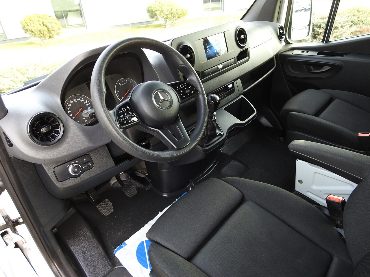 MERCEDES SPRINTER 314 BOX DELIVERY VAN 6 SEATS CRUISE CONTROL AIR CONDITIONING 140HP - Panel van: picture 2 MERCEDES SPRINTER 314 BOX DELIVERY VAN 6 SEATS CRUISE CONTROL AIR CONDITIONING 140HP - Panel van: picture 2