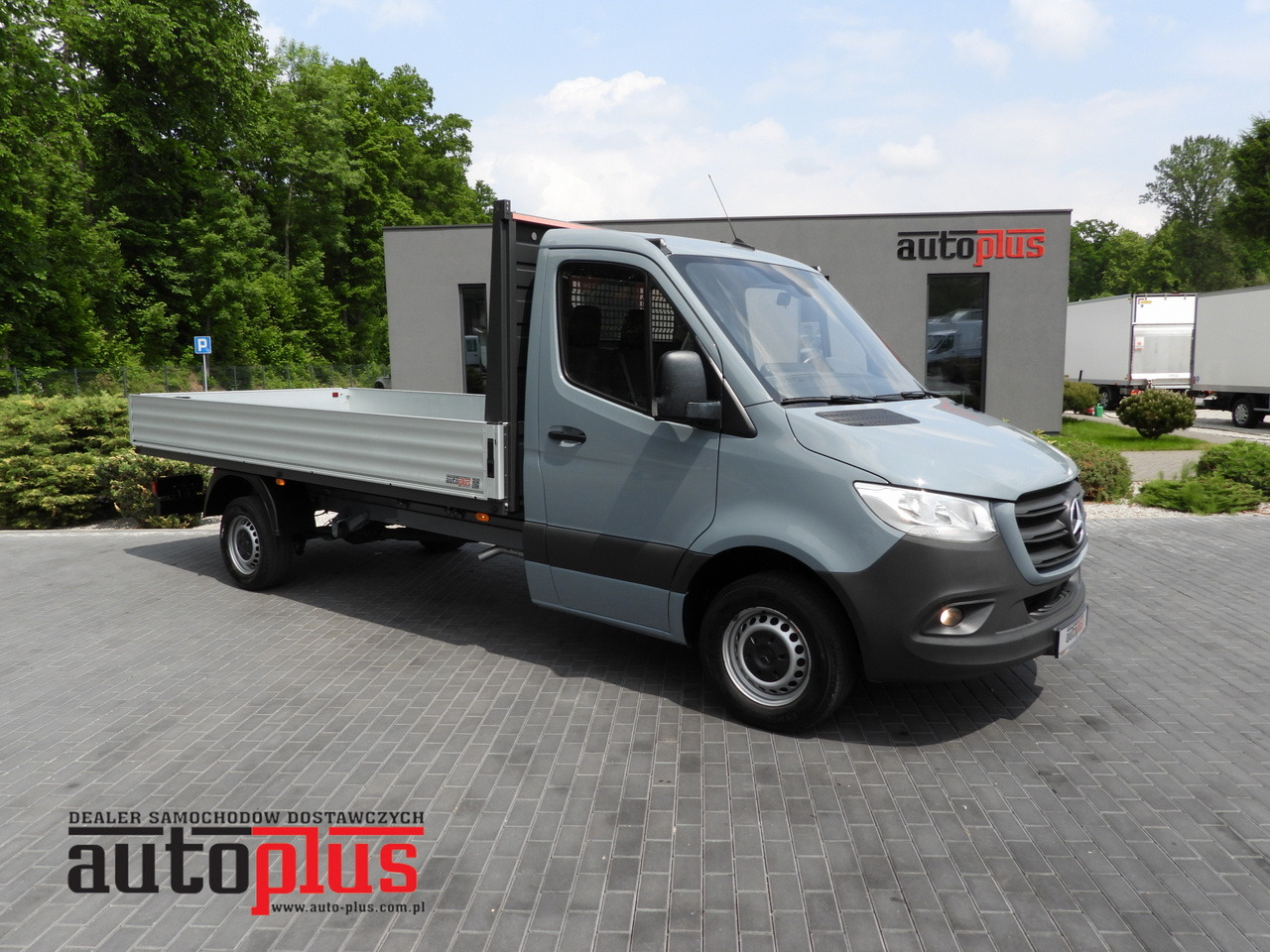 MERCEDES SPRINTER 315 STAKE BODY 8 PALLETS CRUISE CONTROL AIR CONDITIONING 150HP - Flatbed van: picture 1 MERCEDES SPRINTER 315 STAKE BODY 8 PALLETS CRUISE CONTROL AIR CONDITIONING 150HP - Flatbed van: picture 1