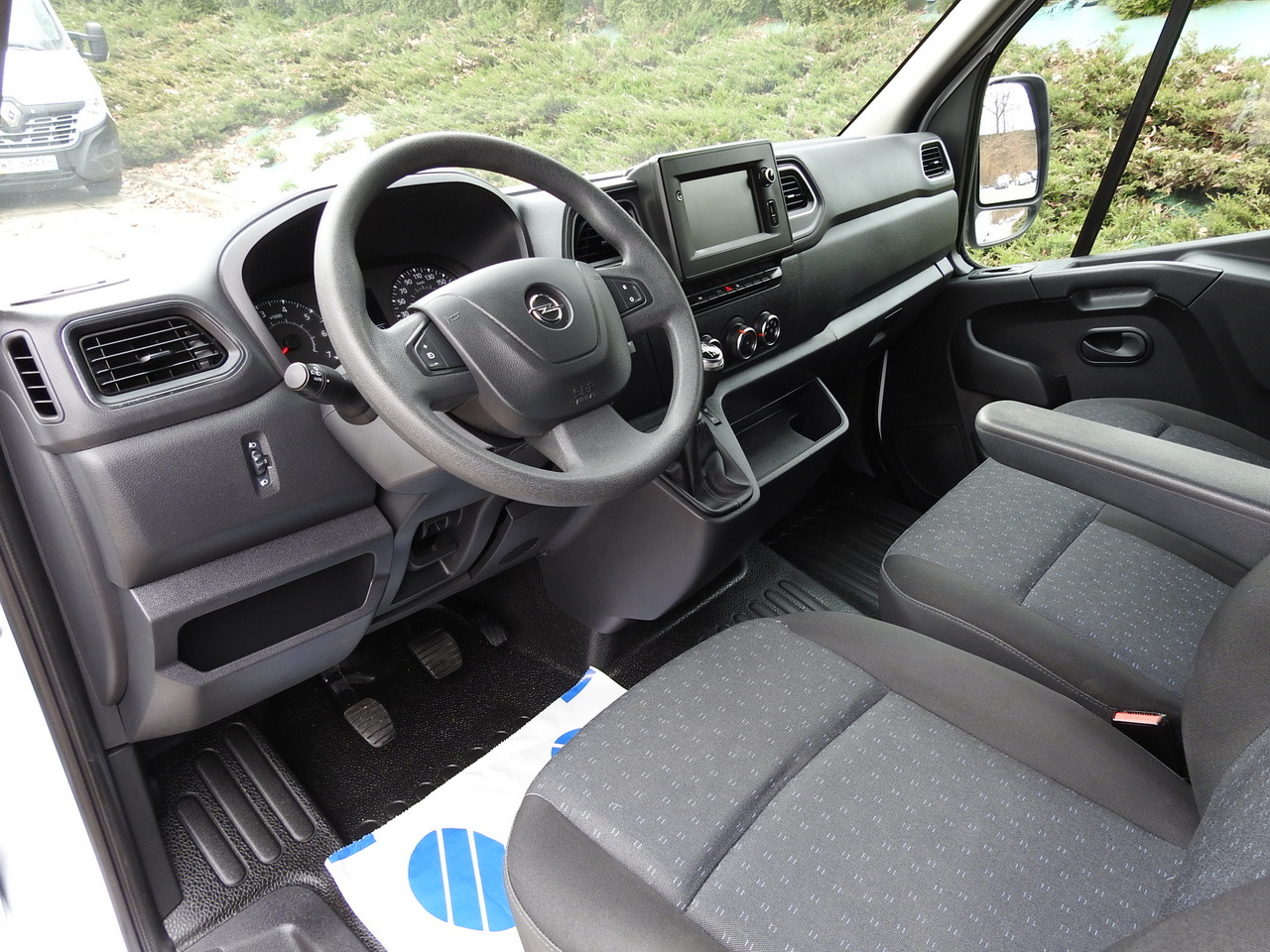 OPEL MOVANO REFRIGERATOR VAN 0*C CRUISE CONTROL NAVIGATION AIR CONDITIONING LED LIGHTS 136HP - Refrigerated van: picture 2 OPEL MOVANO REFRIGERATOR VAN 0*C CRUISE CONTROL NAVIGATION AIR CONDITIONING LED LIGHTS 136HP - Refrigerated van: picture 2