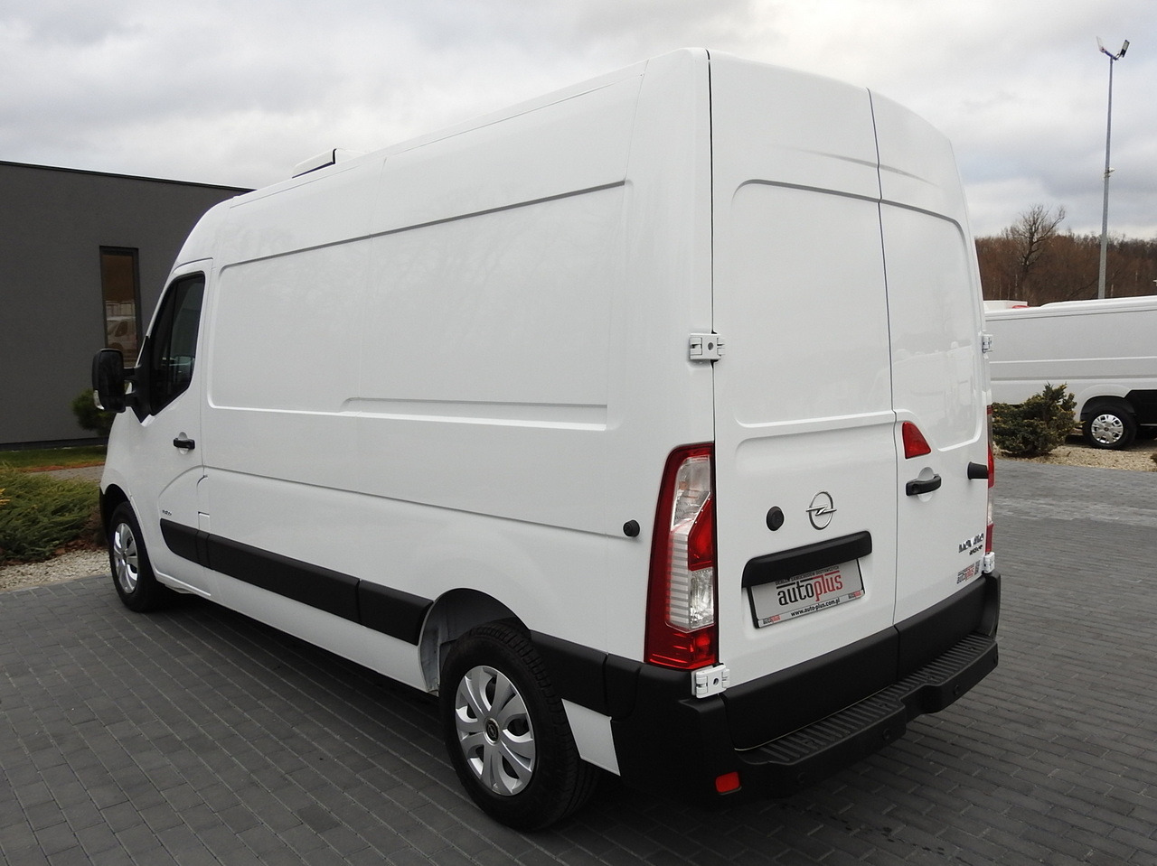 Refrigerated van OPEL MOVANO REFRIGERATOR VAN 0*C CRUISE CONTROL NAVIGATION AIR CONDITIONING LED LIGHTS 150HP: picture 10 Refrigerated van OPEL MOVANO REFRIGERATOR VAN 0*C CRUISE CONTROL NAVIGATION AIR CONDITIONING LED LIGHTS 150HP: picture 10