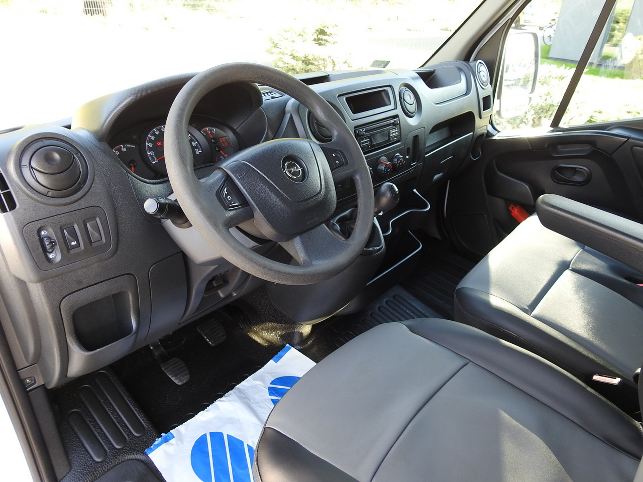 OPEL MOVANO STAKE BODY DOUBLE CABIN DOKA 7 SEATS CRUISE CONTROL AIR CONDITIONING 130HP - Combi van: picture 2 OPEL MOVANO STAKE BODY DOUBLE CABIN DOKA 7 SEATS CRUISE CONTROL AIR CONDITIONING 130HP - Combi van: picture 2