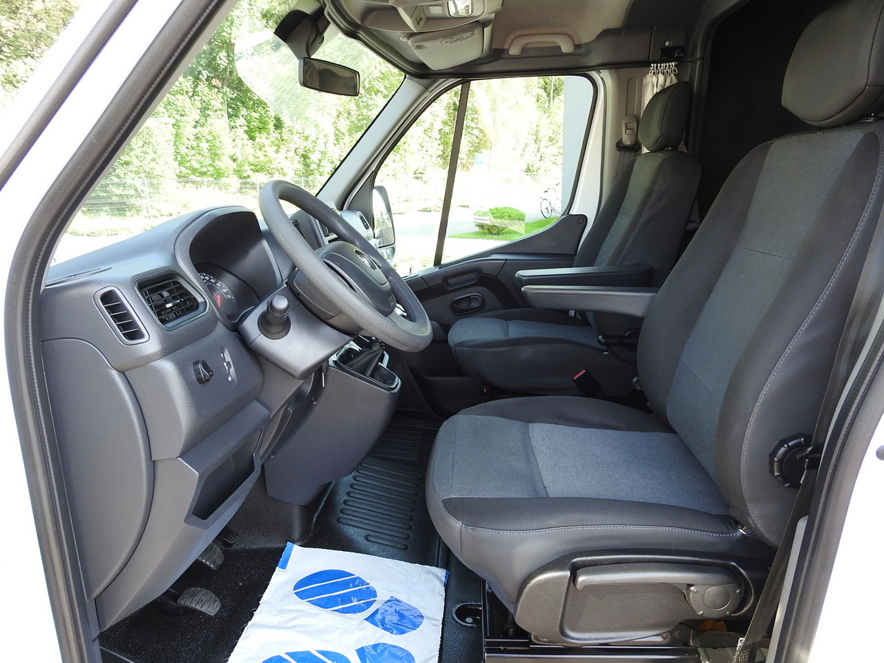 Curtain side van OPEL MOVANO TARPAULIN 8 PALLETS WEBASTO CRUISE CONTROL AIR CONDITIONING LED LIGHTS PNEUMATICS 165HP: picture 32 Curtain side van OPEL MOVANO TARPAULIN 8 PALLETS WEBASTO CRUISE CONTROL AIR CONDITIONING LED LIGHTS PNEUMATICS 165HP: picture 32