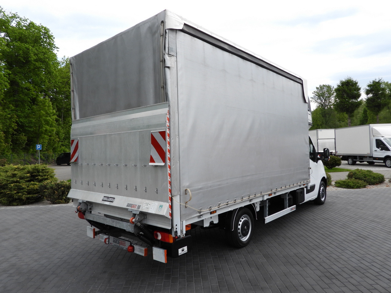 OPEL MOVANO  TARPAULIN LIFT 9 PALLETS WEBASTO CRUISE CONTROL LED LIGHTS PNEUMATICS AIR CONDITIONING  165HP - Curtain side van: picture 3 OPEL MOVANO  TARPAULIN LIFT 9 PALLETS WEBASTO CRUISE CONTROL LED LIGHTS PNEUMATICS AIR CONDITIONING  165HP - Curtain side van: picture 3