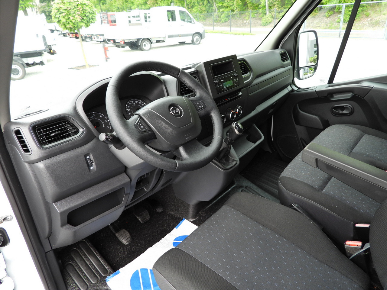 OPEL MOVANO TARPAULIN LIFT 9 PALLETS WEBASTO CRUISE CONTROL LED LIGHTS PNEUMATICS AIR CONDITIONING 165HP - Curtain side van: picture 2 OPEL MOVANO TARPAULIN LIFT 9 PALLETS WEBASTO CRUISE CONTROL LED LIGHTS PNEUMATICS AIR CONDITIONING 165HP - Curtain side van: picture 2